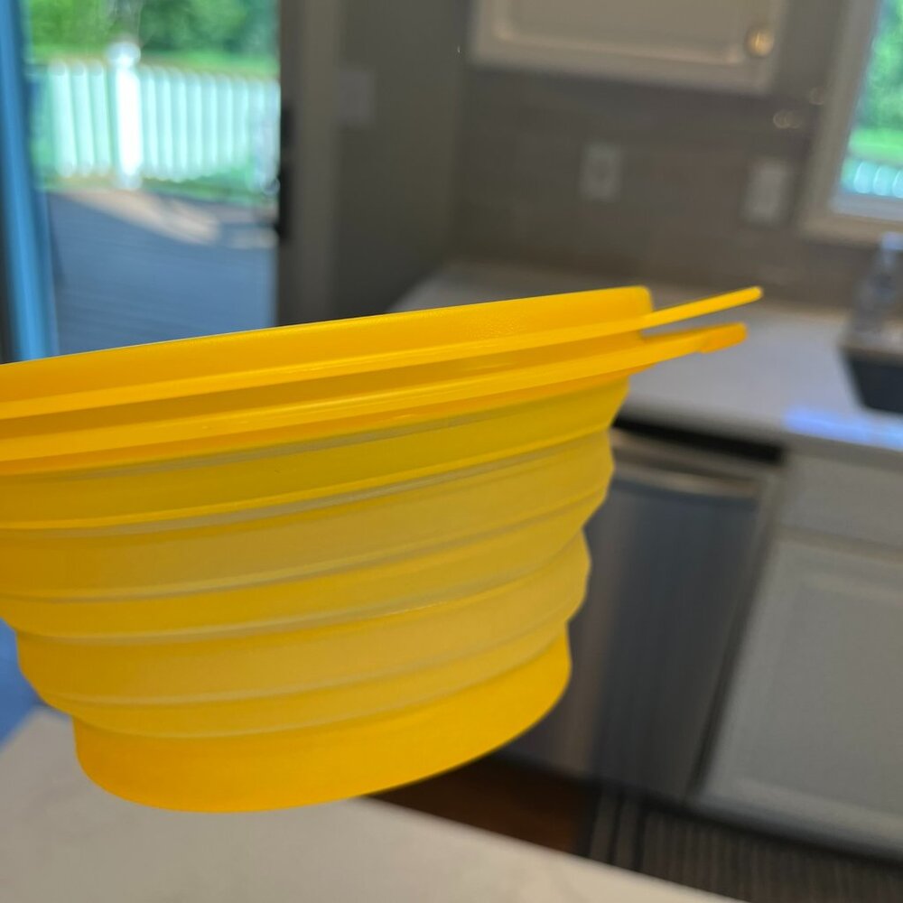 Never Used Tupperware Forget Me Not and Flat Out Lot - Picture 13 of 16